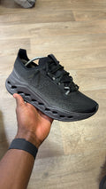 ON Cloundsurfer max ( BLACK )