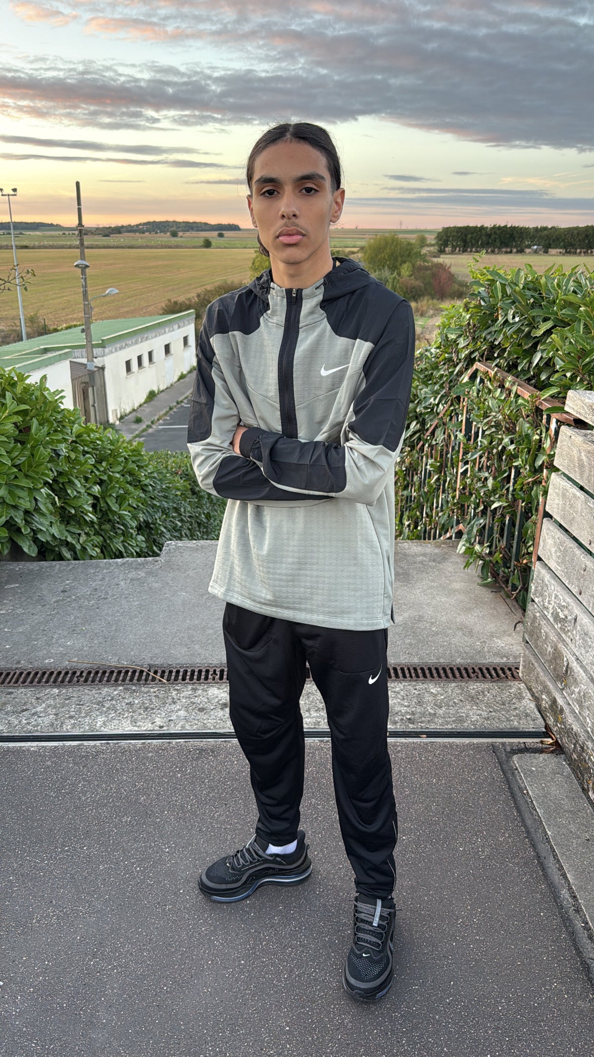 Pull Nike running ( noir / kaki )